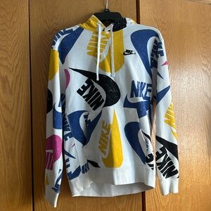 Selling Men’s Small Nike hoodie.